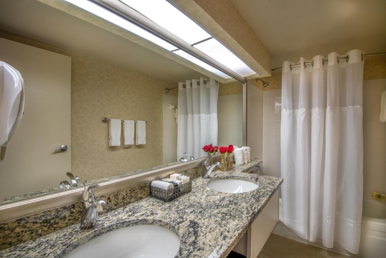 Georgetown Courtyard 3*