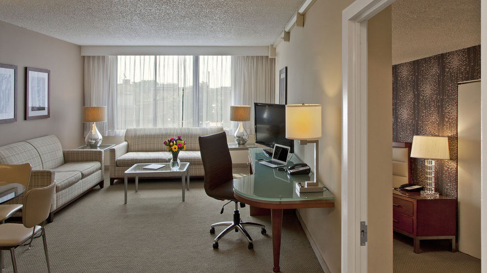 Georgetown Courtyard 3*